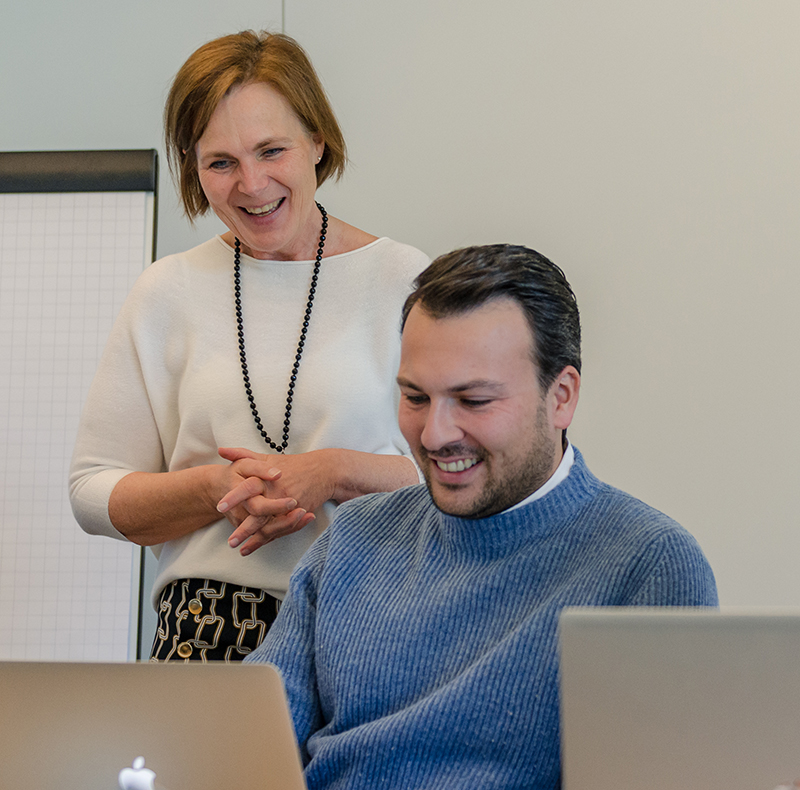 Wie is Checked & Balanced